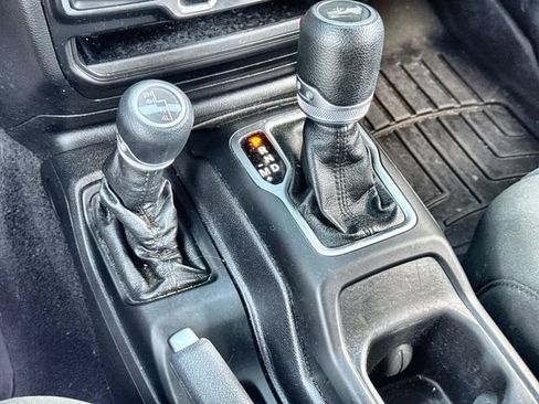 Used 2021 Jeep Wrangler Unlimited Sport AWD/4WD image 19
