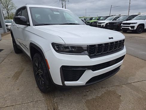 New 2026 Jeep Grand Cherokee Altitude AWD/4WD image 15