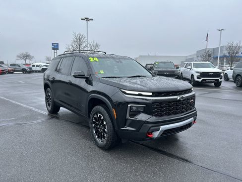 Used 2024 Chevrolet Traverse Z71 image 1