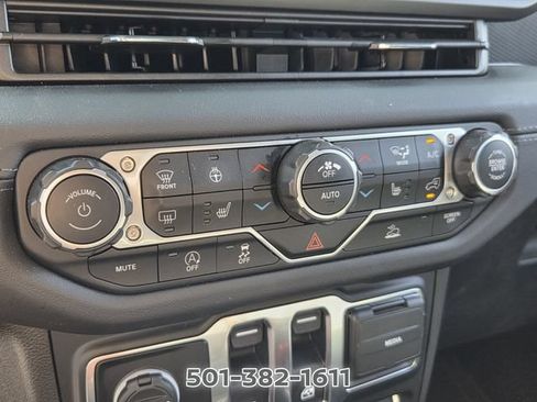 Used 2024 Jeep Wrangler Rubicon w/ Convenience Group AWD/4WD image 20