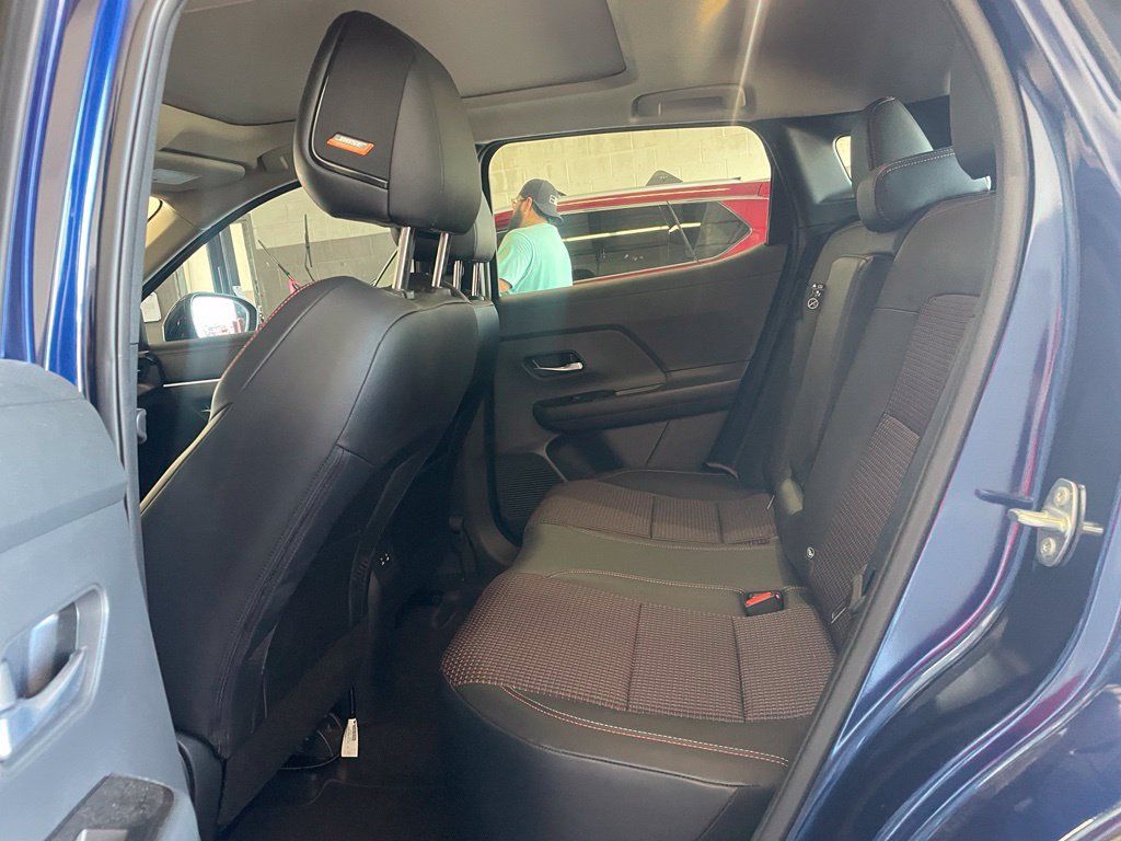 Used 2026 Nissan Kicks SR w/ SR Premium Package FWD image 17