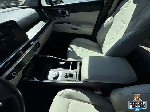 Certified 2025 Kia Sorento EX AWD/4WD image 20