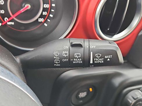 Used 2021 Jeep Wrangler Unlimited Rubicon image 24