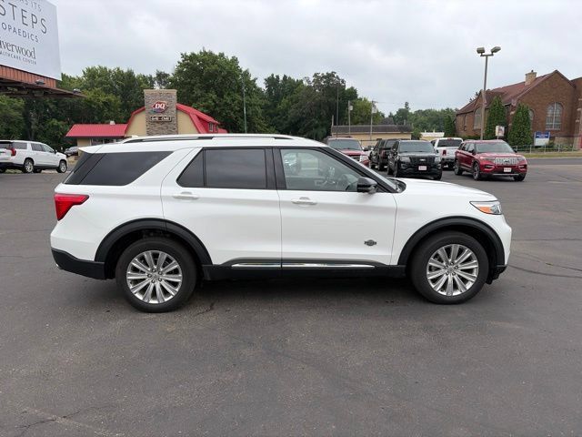 Used 2022 Ford Explorer King Ranch w/ Premium Technology Package AWD/4WD image 4