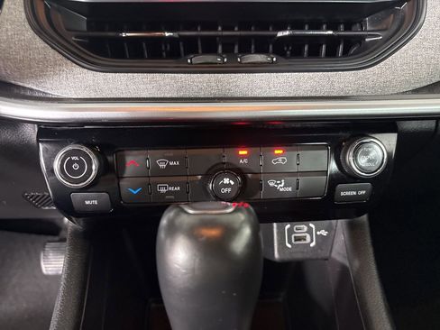 Used 2023 Jeep Compass Latitude w/ Sun and Sound Group image 17