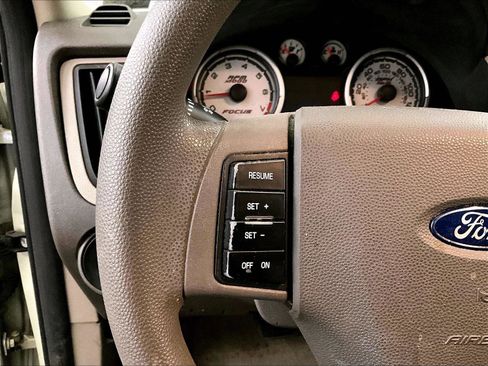 Used 2011 Ford Focus SE FWD image 17