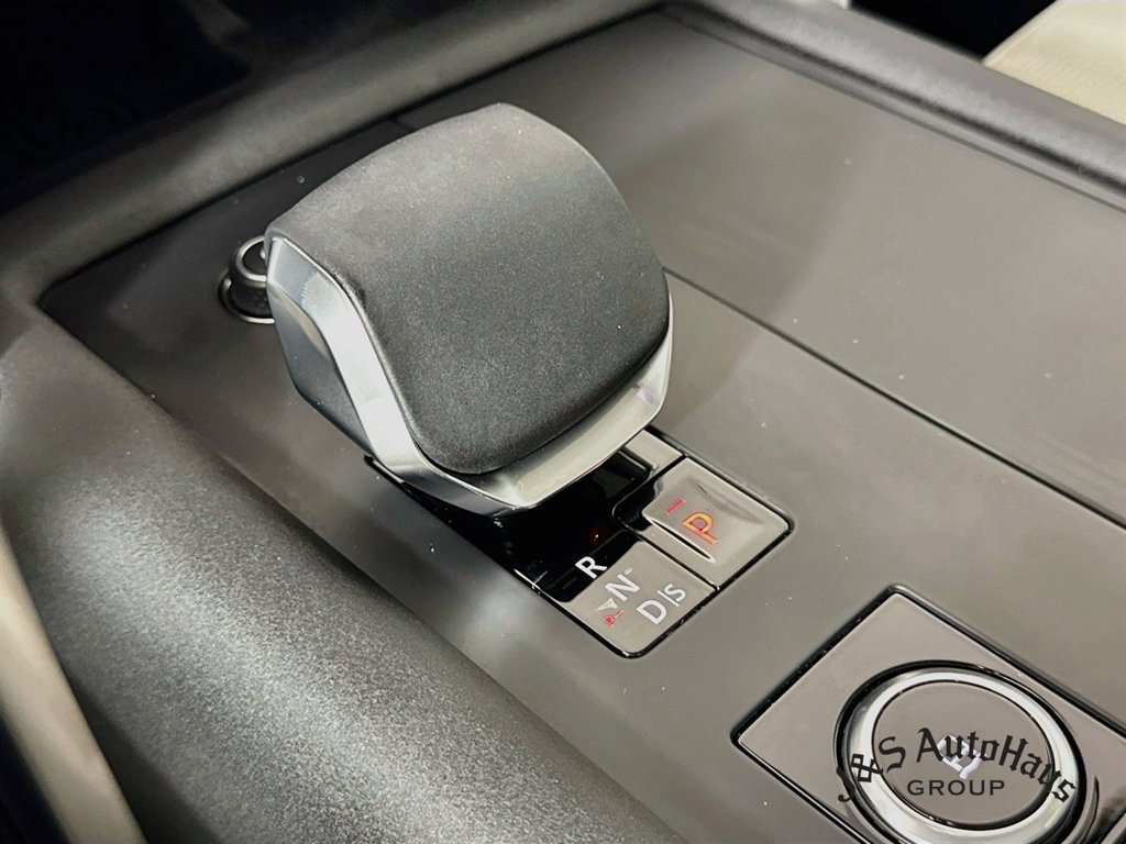 Used 2025 Land Rover Discovery S AWD/4WD image 22