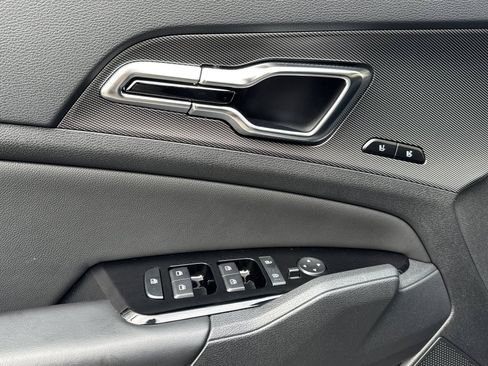 Used 2024 Kia Sportage SX image 10