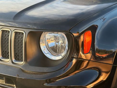 Used 2023 Jeep Renegade Latitude image 8