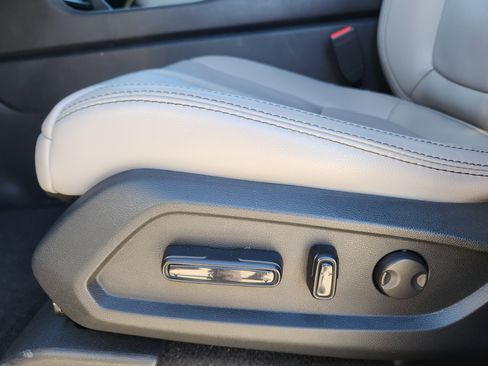 Certified 2024 Honda Pilot Touring image 24