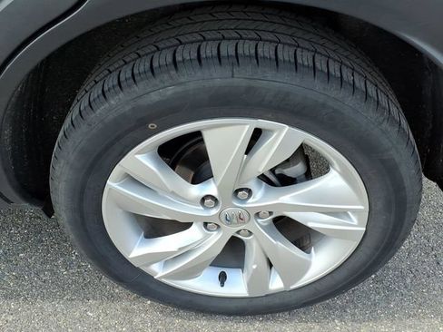 Used 2025 Buick Encore GX Preferred AWD/4WD image 9