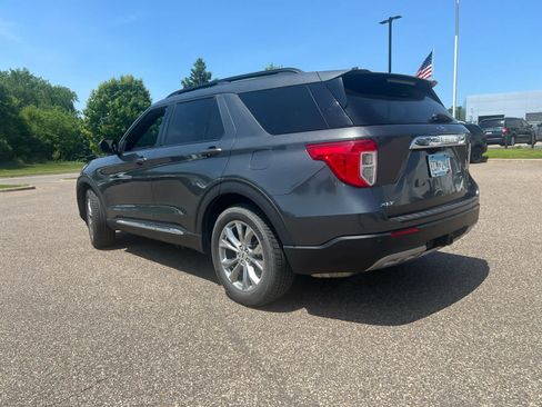 Used 2020 Ford Explorer XLT w/ Equipment Group 202A AWD/4WD image 5