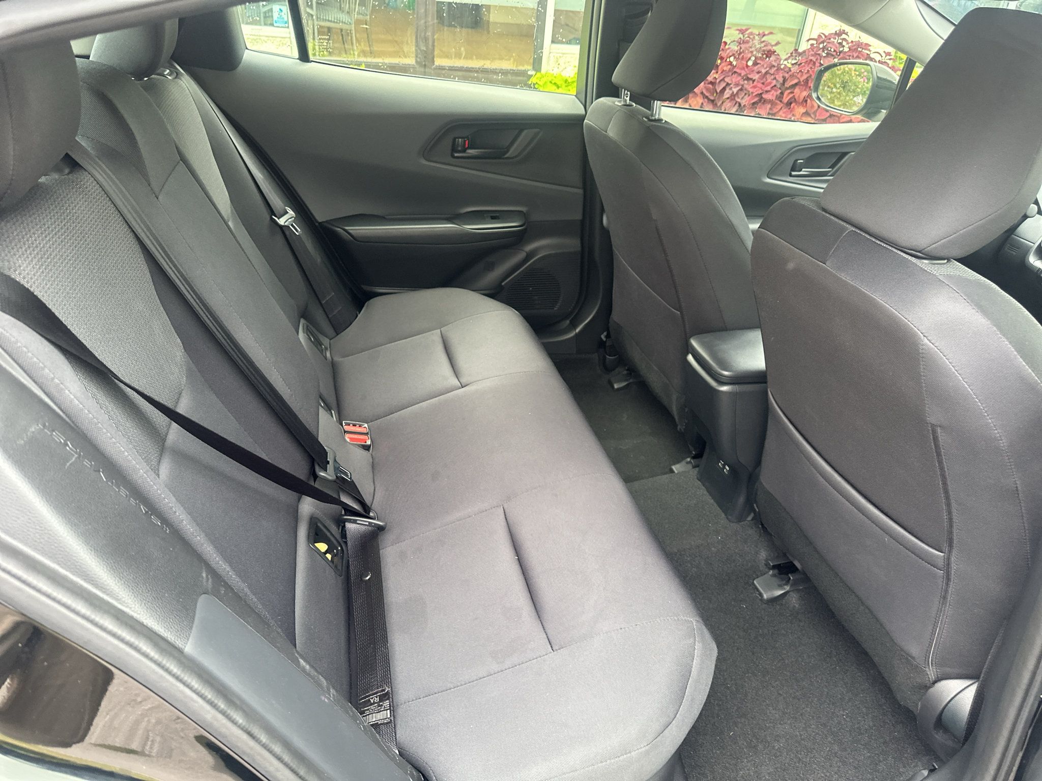 Used 2025 Toyota Prius LE FWD image 12