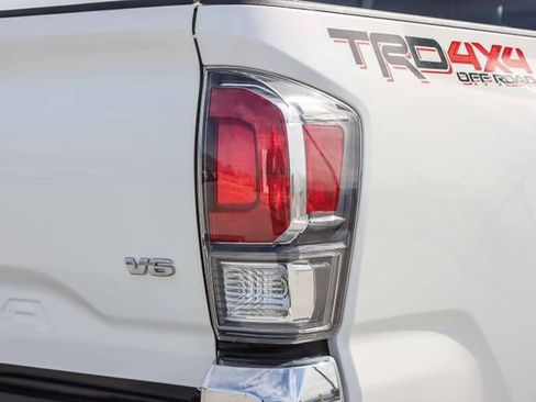 Used 2023 Toyota Tacoma TRD Off-Road image 9