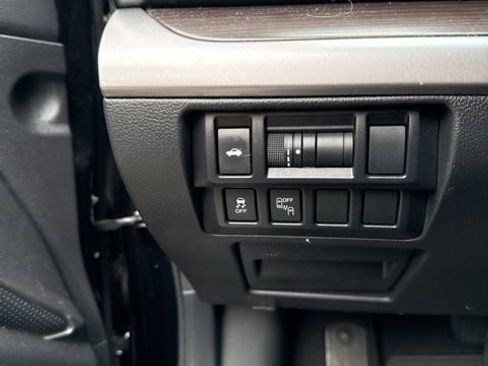 Used 2015 Subaru Legacy 2.5i Limited image 8