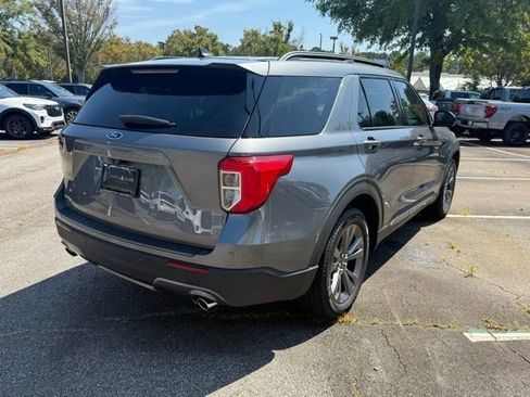 New 2024 Ford Explorer XLT w/ Equipment Group 202A image 19