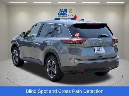 Used 2025 Nissan Rogue SV FWD image 10