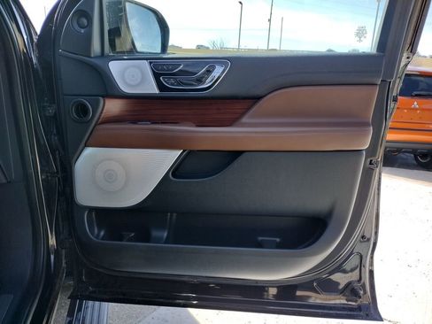 Used 2022 Lincoln Navigator Reserve image 33