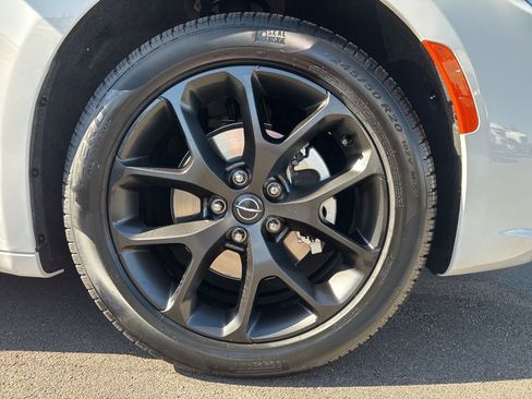 New 2026 Chrysler Pacifica Limited w/ S Appearance Package image 12