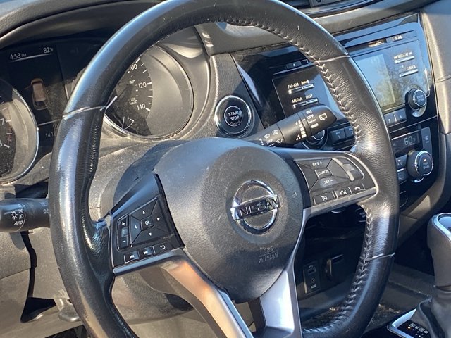 Used 2017 Nissan Rogue SV AWD/4WD image 16