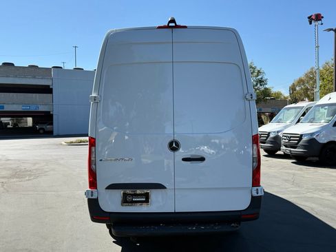 New 2025 Mercedes-Benz eSprinter 170 Cargo image 10