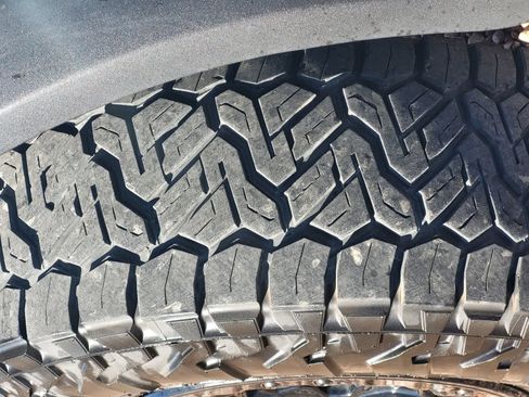 Used 2022 Ford Bronco Wildtrak image 8