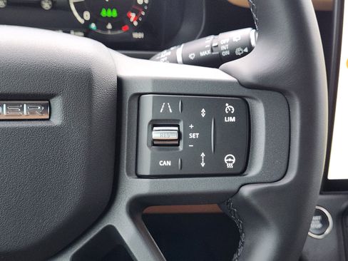 New 2026 Land Rover Defender 110 X-Dynamic SE image 29