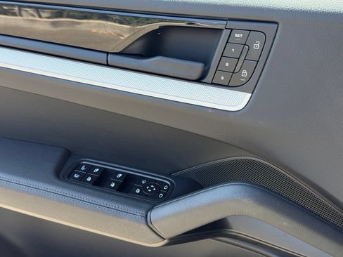 Certified 2026 Porsche Cayenne E-Hybrid AWD/4WD image 27