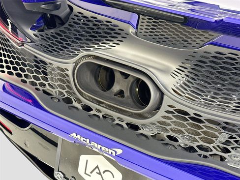 Used 2024 McLaren 750S Spider image 30