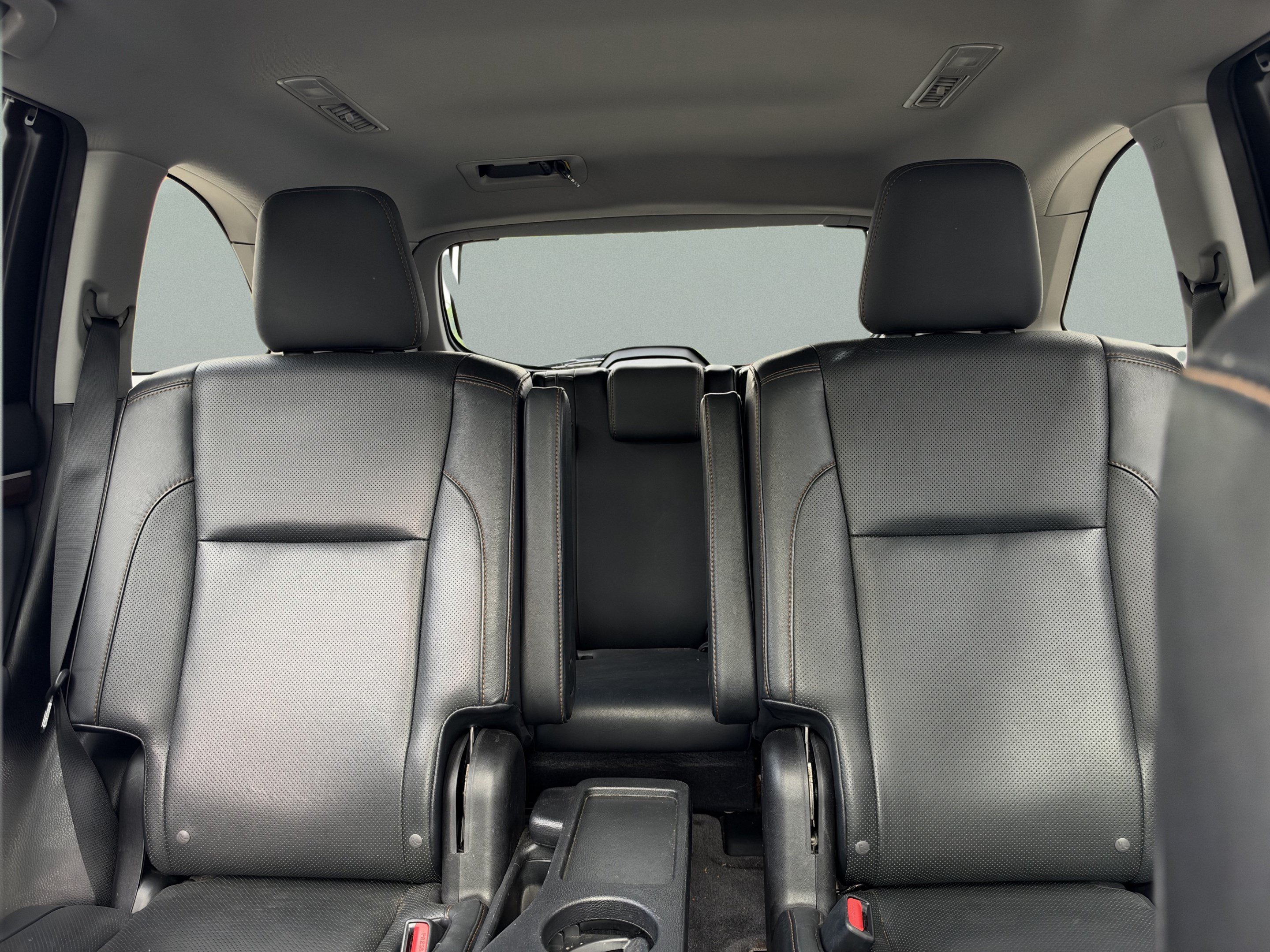 Used 2015 Toyota Highlander Limited w/ Driver Technology Package AWD/4WD image 23