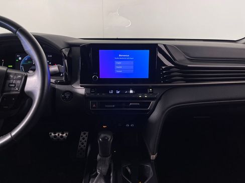 Used 2025 Toyota Camry SE FWD image 15