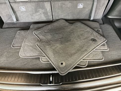 Used 2024 Jeep Grand Cherokee L Limited w/ Black Appearance Package AWD/4WD image 31