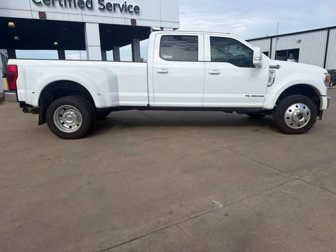 Used 2022 Ford F450 Lariat w/ Lariat Value Package AWD/4WD image 2