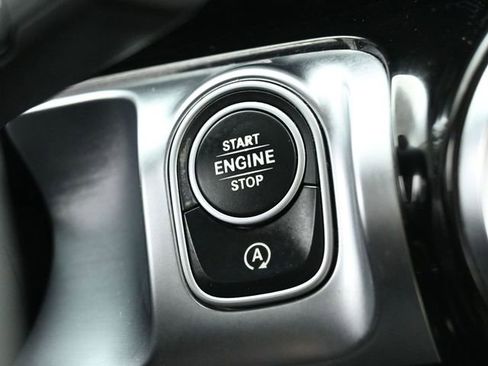 Used 2020 Mercedes-Benz GLB 250 GLB 250 w/ Premium Package image 33