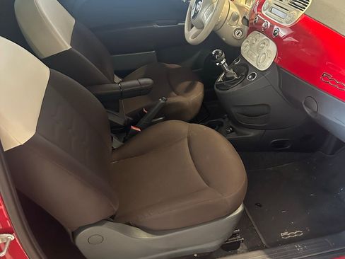 Used 2015 FIAT 500 Pop image 9