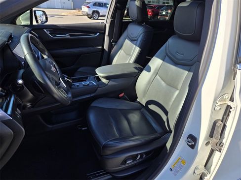 Used 2021 Cadillac XT5 Premium Luxury image 9