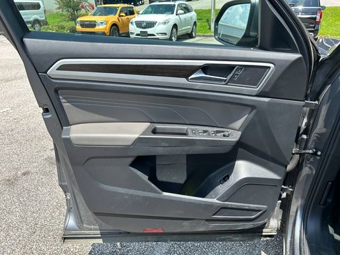Used 2022 Volkswagen Atlas SE FWD image 8
