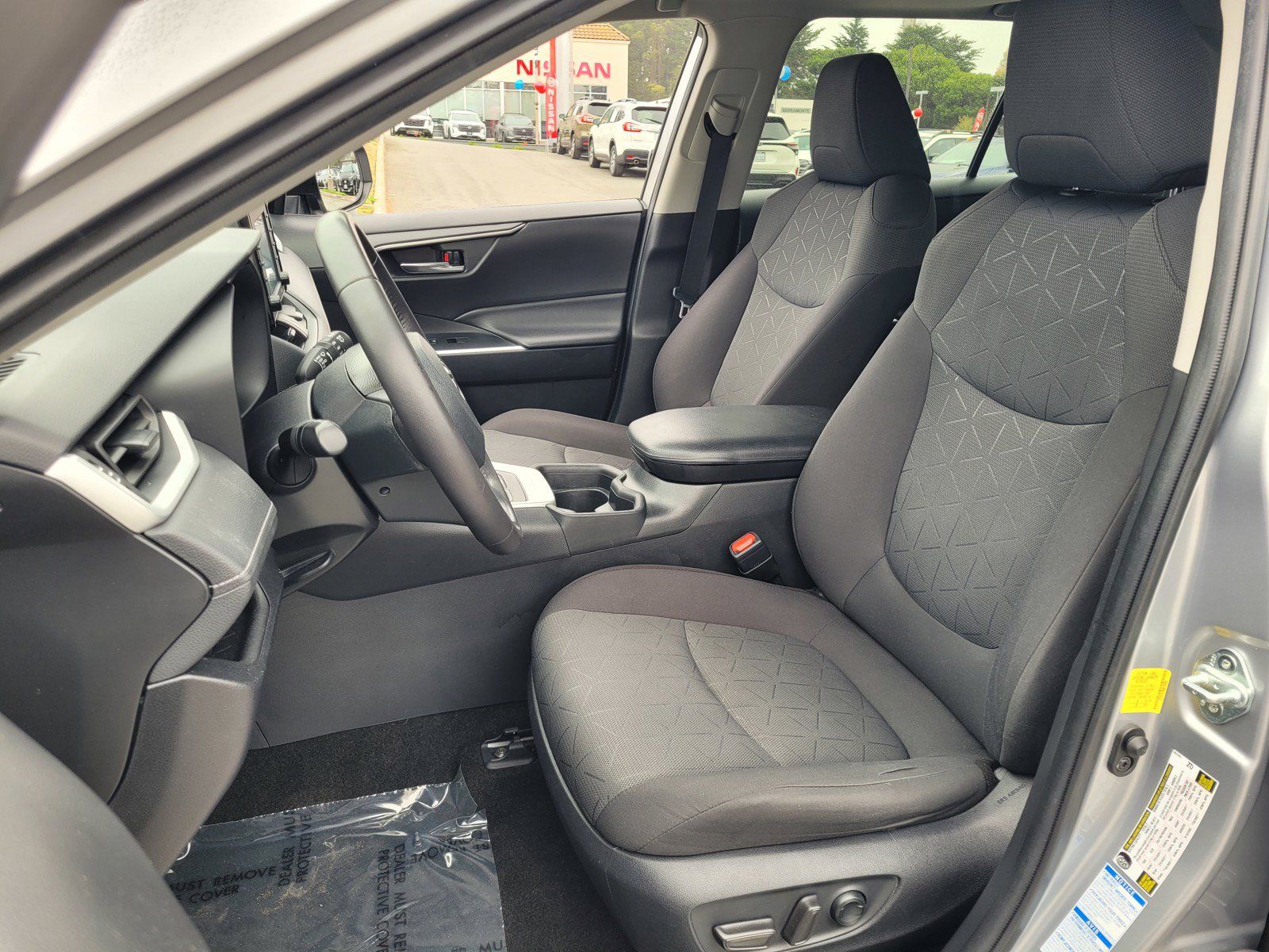 Used 2021 Toyota RAV4 XLE w/ Convenience Package AWD/4WD image 18