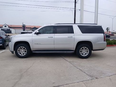 Used 2019 GMC Yukon XL SLT w/ Open Road Package RWD image 6