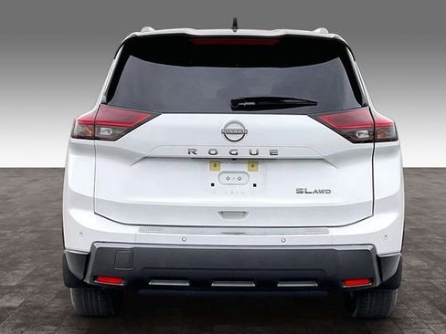 Used 2024 Nissan Rogue SL w/ SL Premium Package image 4