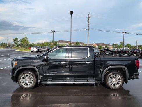 Used 2019 GMC Sierra 1500 Denali w/ Driver Alert Package II AWD/4WD image 4