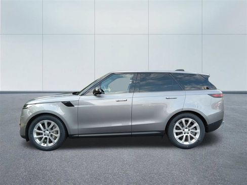 Used 2025 Land Rover Range Rover Sport SE AWD/4WD image 2