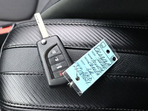 Used 2020 Toyota Corolla LE image 18