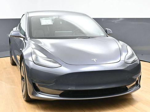 Used 2023 Tesla Model 3 Standard Range RWD image 3