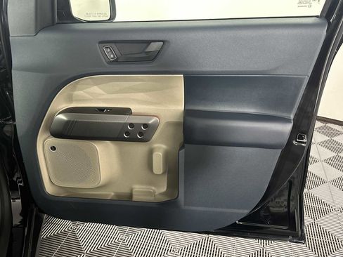 Used 2025 Ford Maverick Lariat image 16