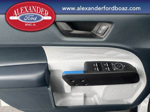 Used 2025 Ford Maverick XLT w/ XLT Luxury Package image 12