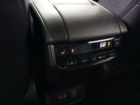 Used 2022 Toyota Highlander Platinum AWD/4WD image 36