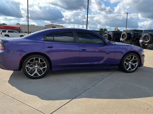 Used 2016 Dodge Charger R/T w/ Plus Group RWD image 22