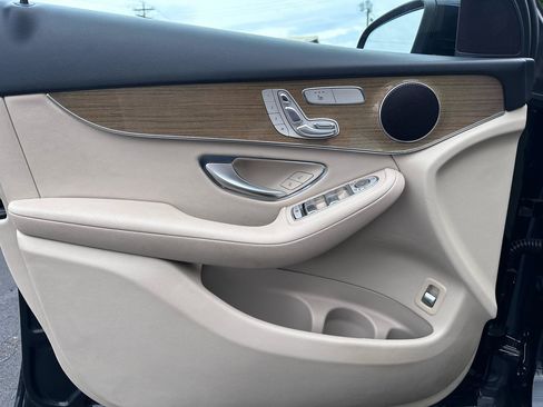 Used 2018 Mercedes-Benz GLC 300 image 36