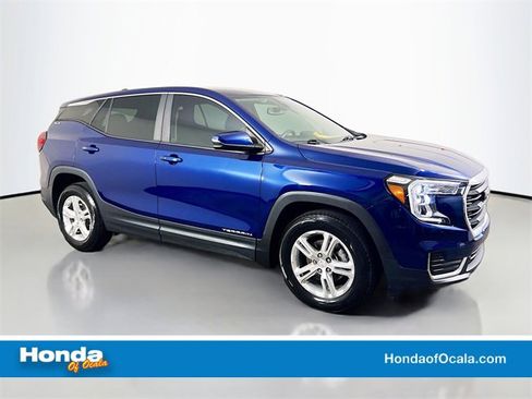 Used 2022 GMC Terrain SLE image 1